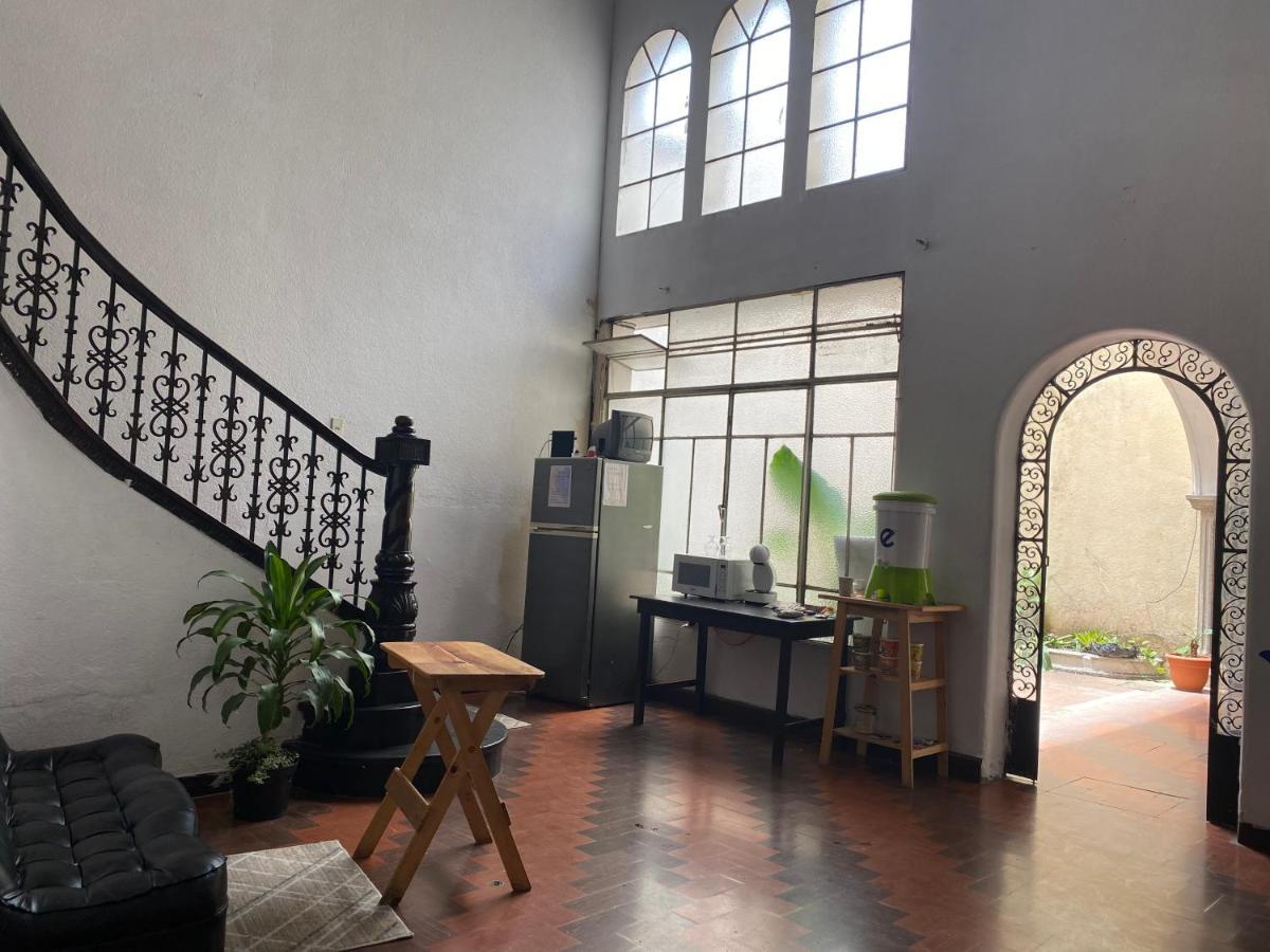 Casa Del Viajero Colonial Guatemala Apartment Bagian luar foto